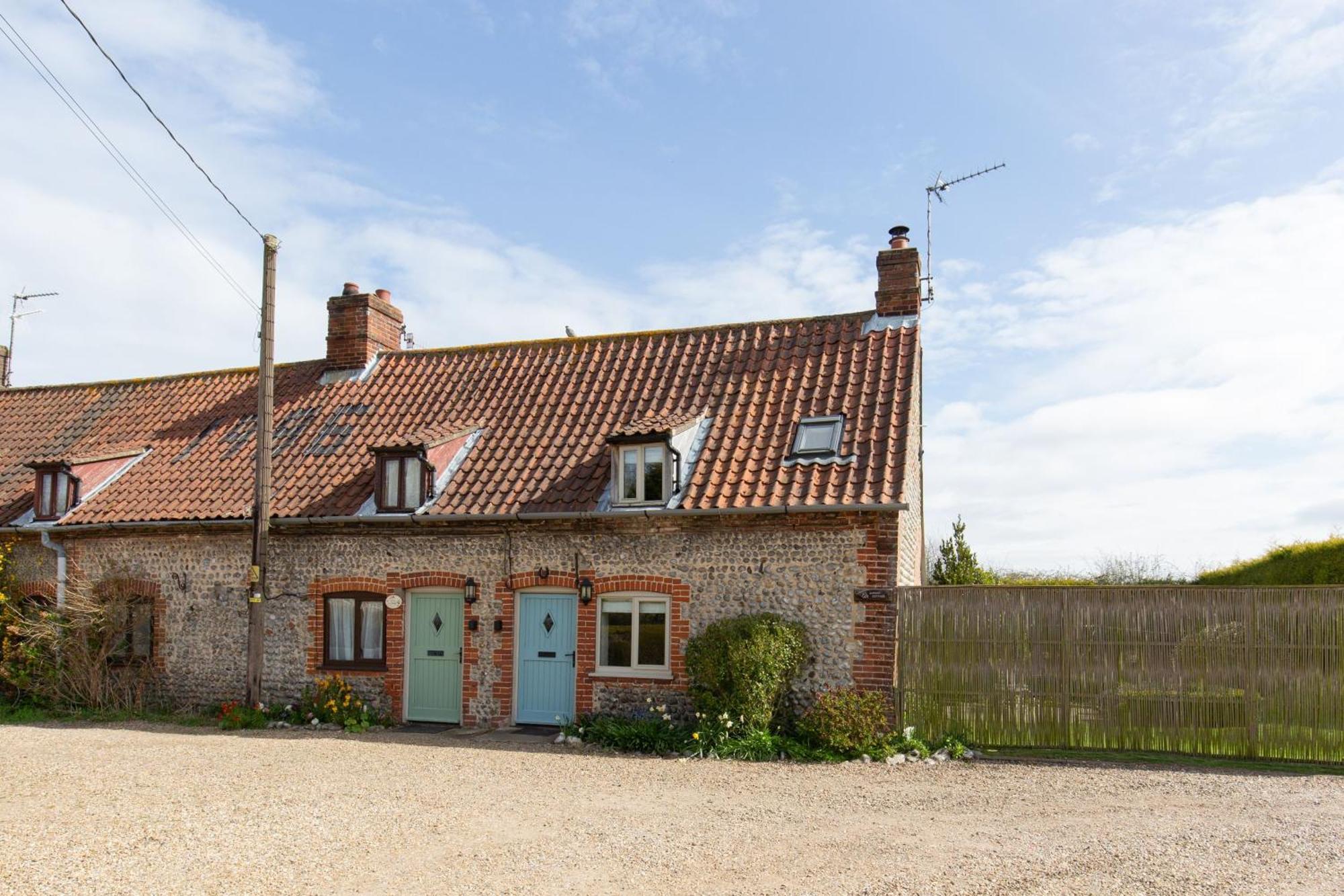 Garden Cottage West Beckham エクステリア 写真